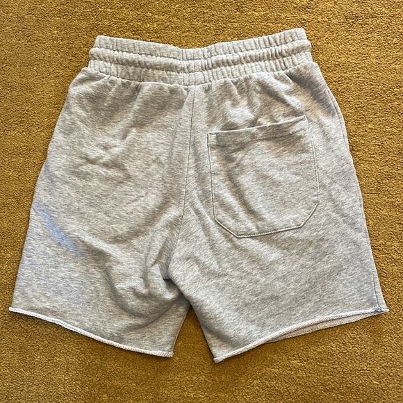 H&M divided raw hem terry cloth high rise jogging short size xs - Picture 6 of 7